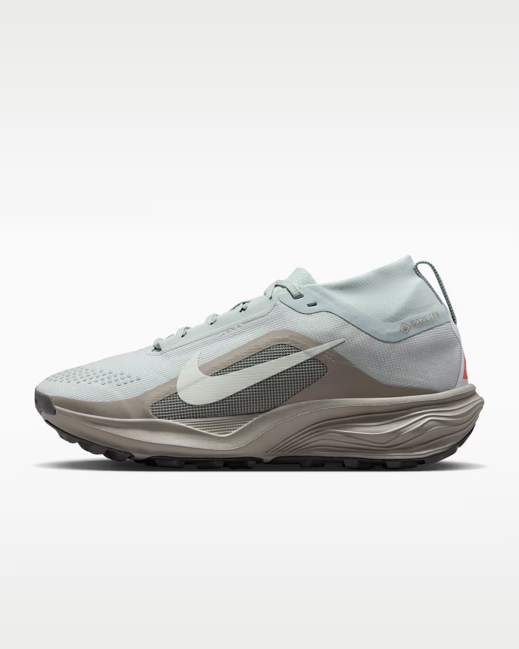 ACG_Pegasu_Trail_GORE_TEX_Light_Silver_Sf1 NIKE Спортни Обувки ACG Pegasus Trail GORE-TEX - Image 1
